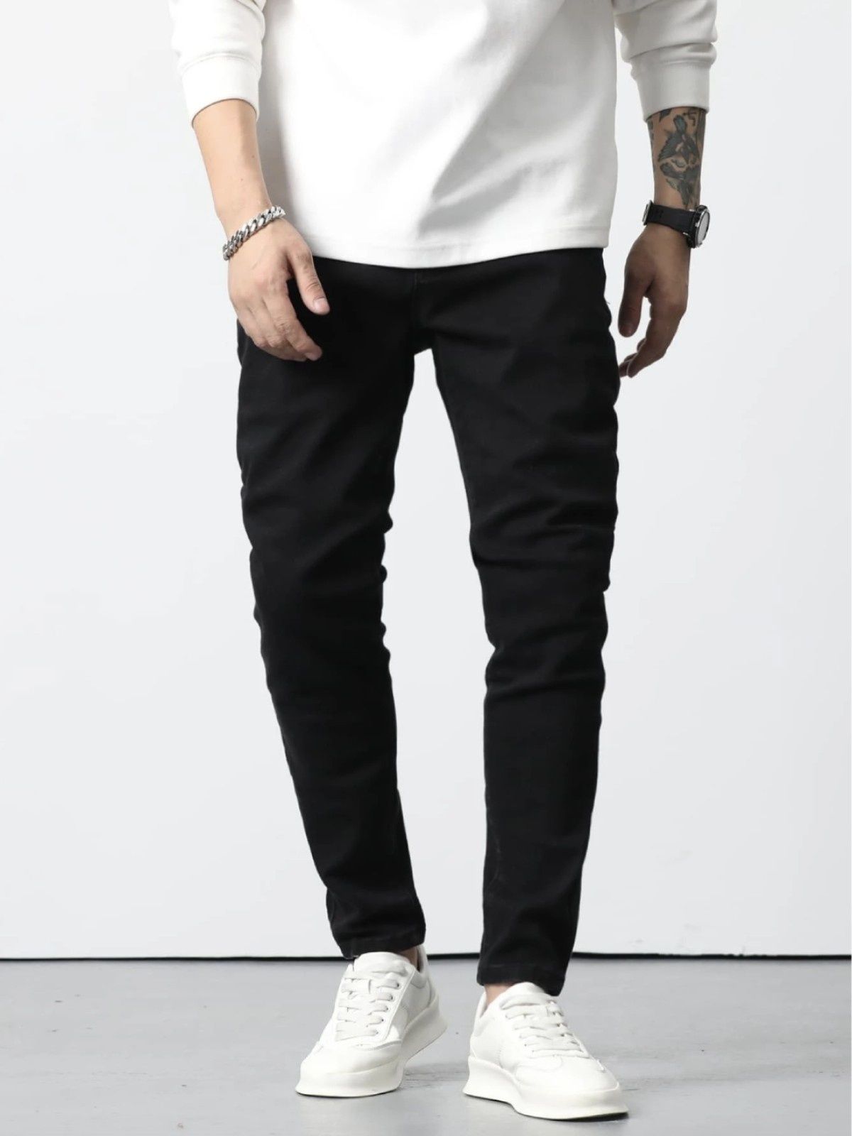 MASTERLY WEFT Men Slim Fit Clean Look Stretchable Jeans
