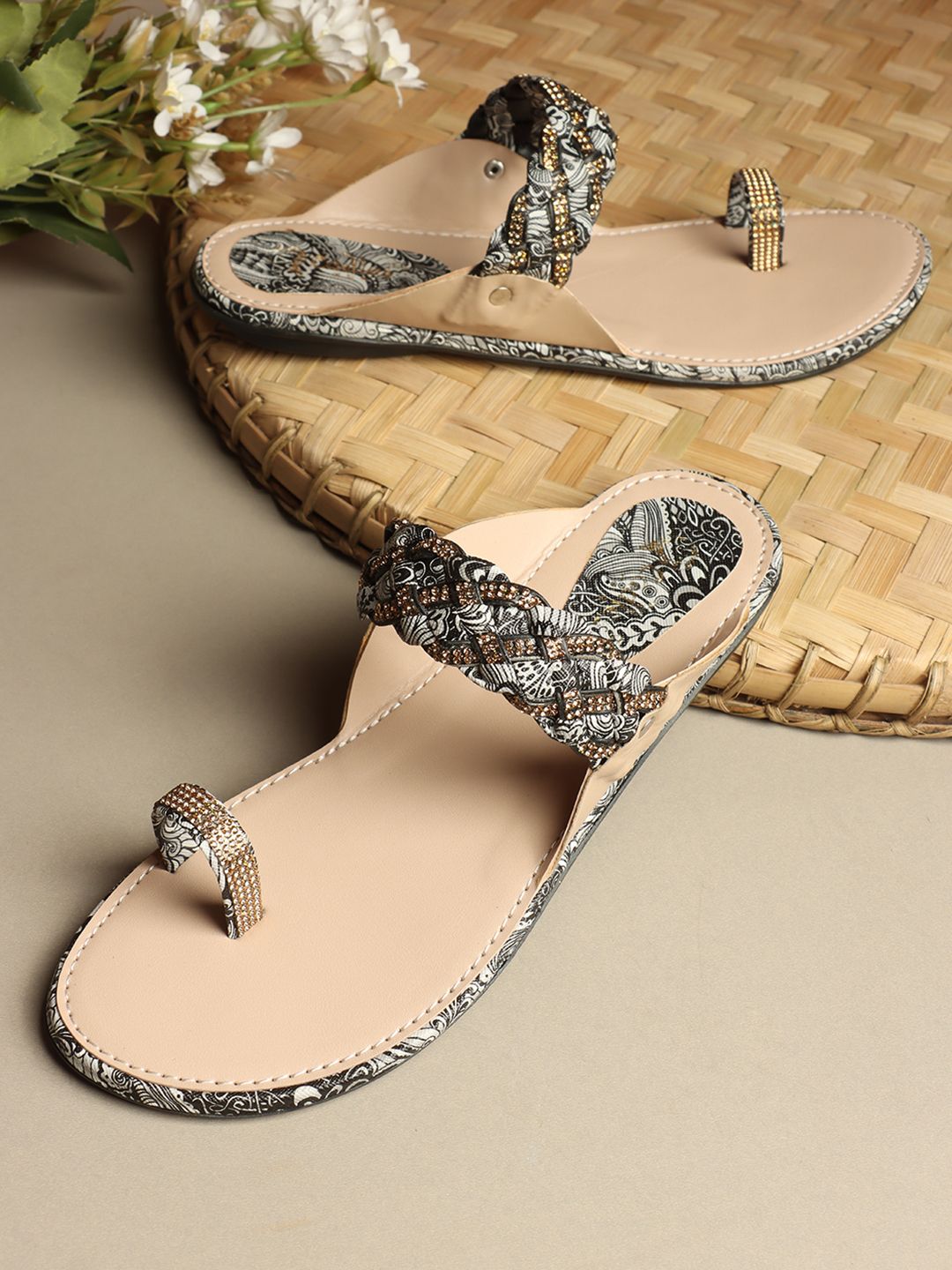 Ladies Hub Women Printed One Toe Flats