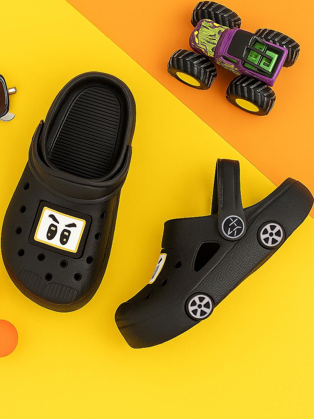ONFEET Kids-Unisex Black Sandals