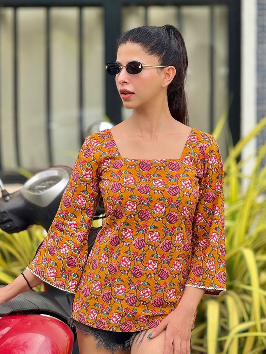 Tanhai Square Neck Women Ethnic Hand Block Printed Pure Cotton Short Kurti