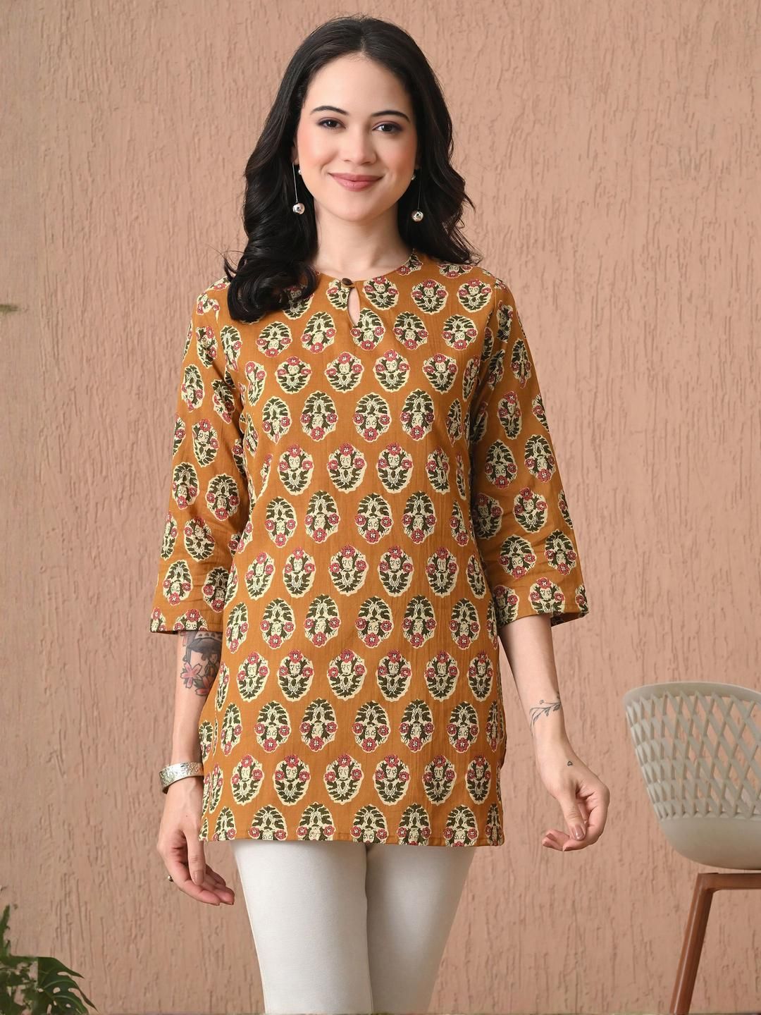 Rimika Women Floral Printed Keyhole Neck Pure Cotton Straight Kurti