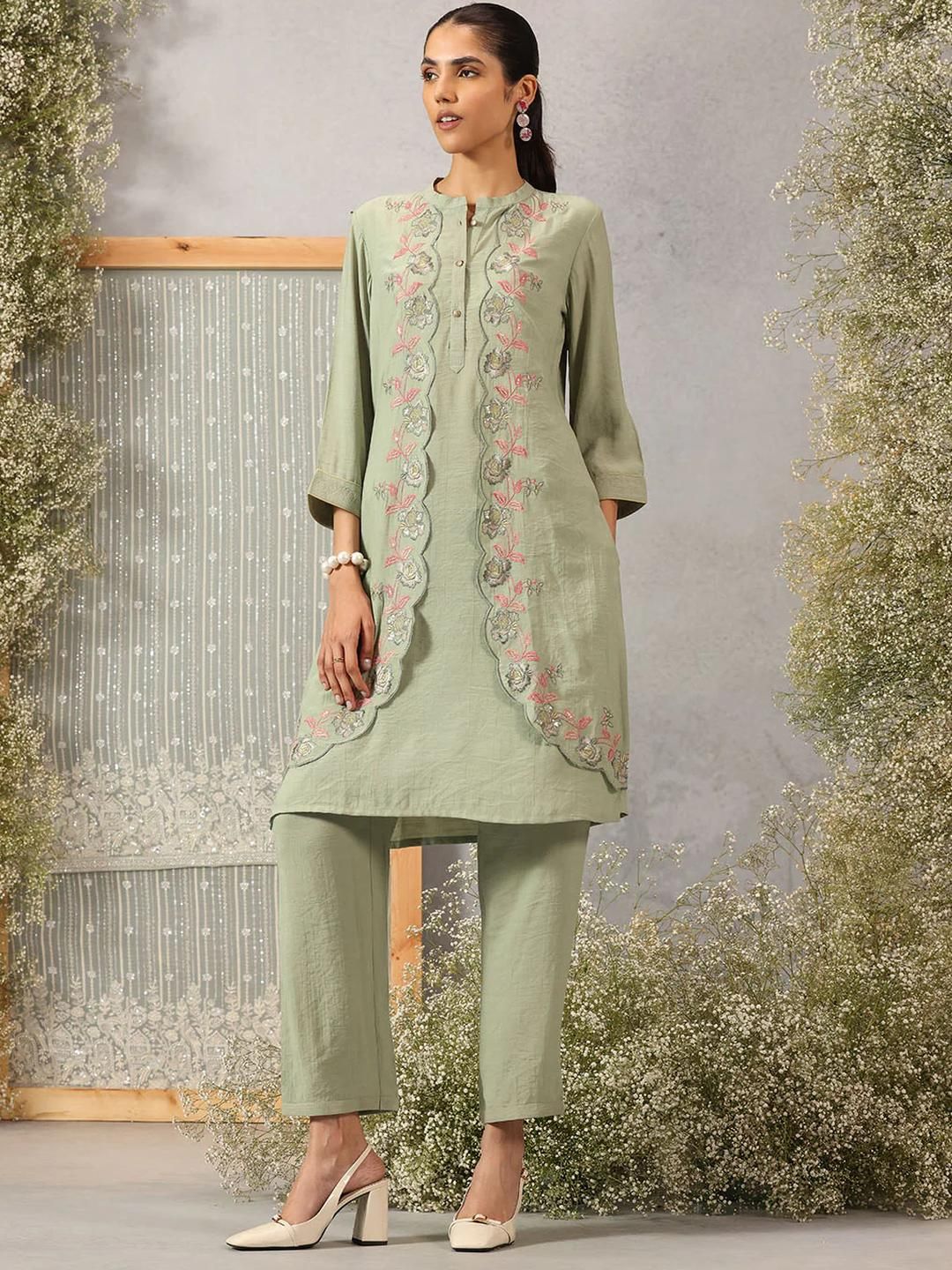 Lakshita Women Viscose Rayon Embroidered Kurta Sets