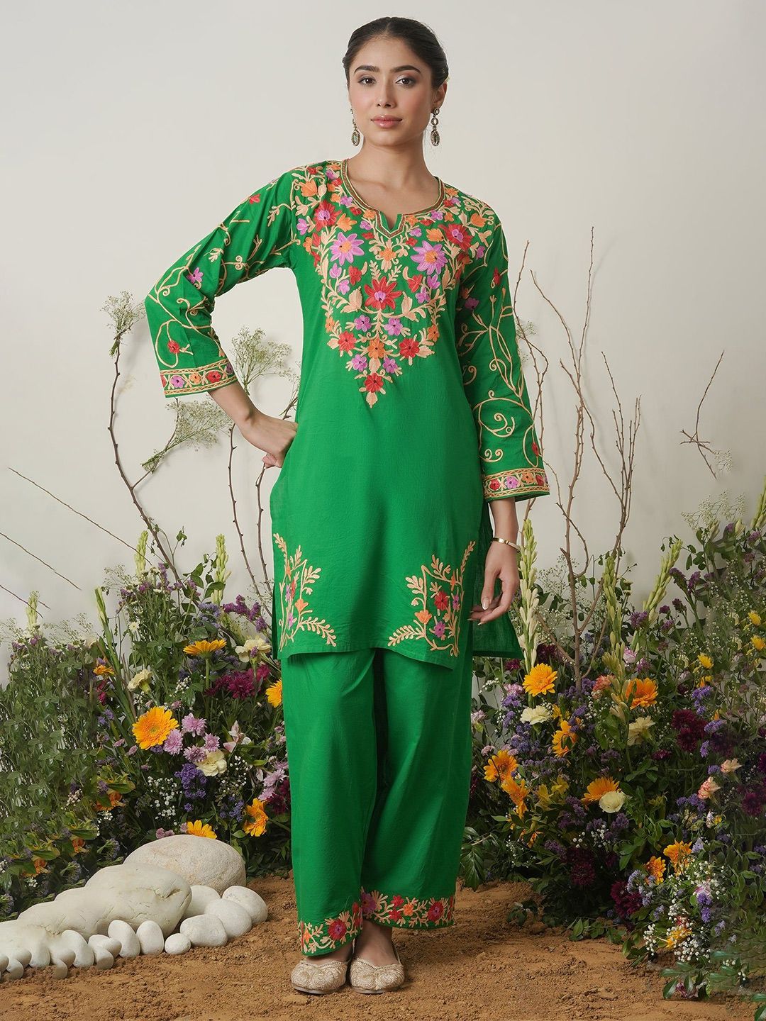 HOUSE OF KARI Women Floral Embroidered Kurta with Palazzos