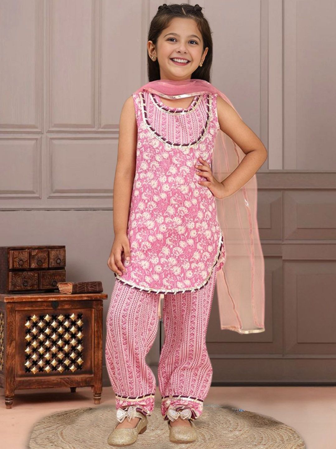 Girls Floral Printed Gotta Patti Work Straight Kurta With Trousers & Dupatta