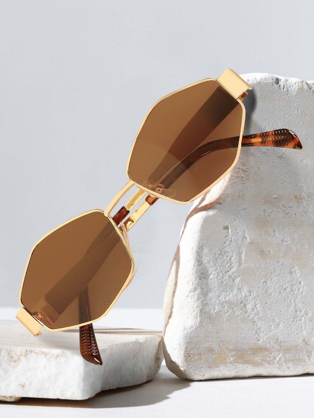 ROYALTAIL RT-SUNG-151Unisex Full Rim Style Gold-Toned Sunglasses with RT-SUNG-151