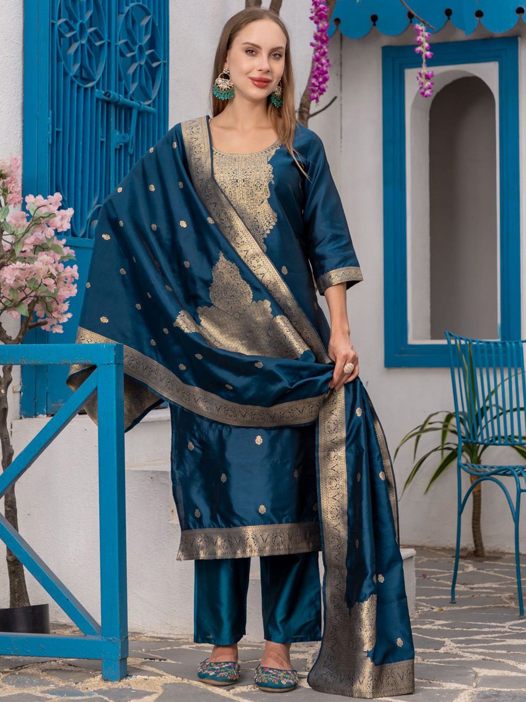 Twika Floral Woven Design Straight Kurta With Trousers & Dupatta