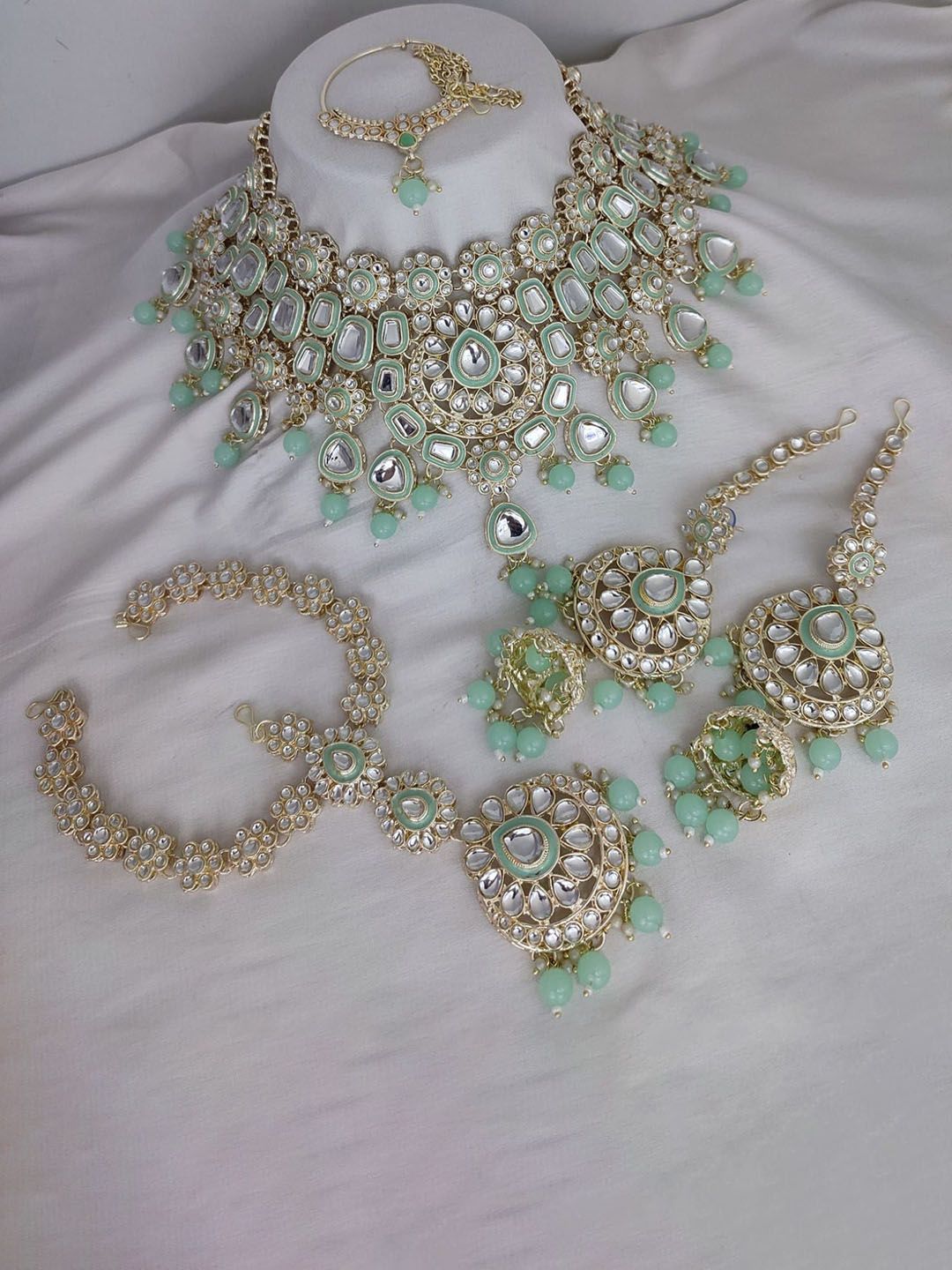 PADMAWATI BANGLES PVT LDT Gold-Plated Stone-Studded & Beaded Jewellery Set