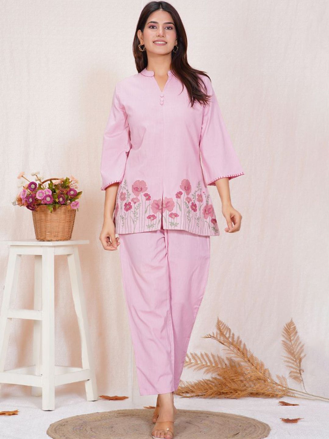 PAARDINI Women Floral Embroidered Cotton Flex Tunic & Trousers Co-Ord Set
