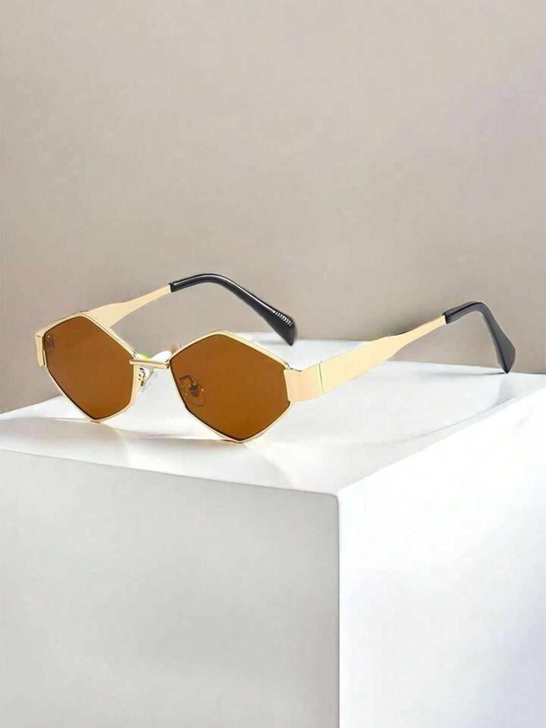 FUNGLASSES Unisex Brown Lens & Gold-Toned Cateye Sunglasses with UV Protected Lens
