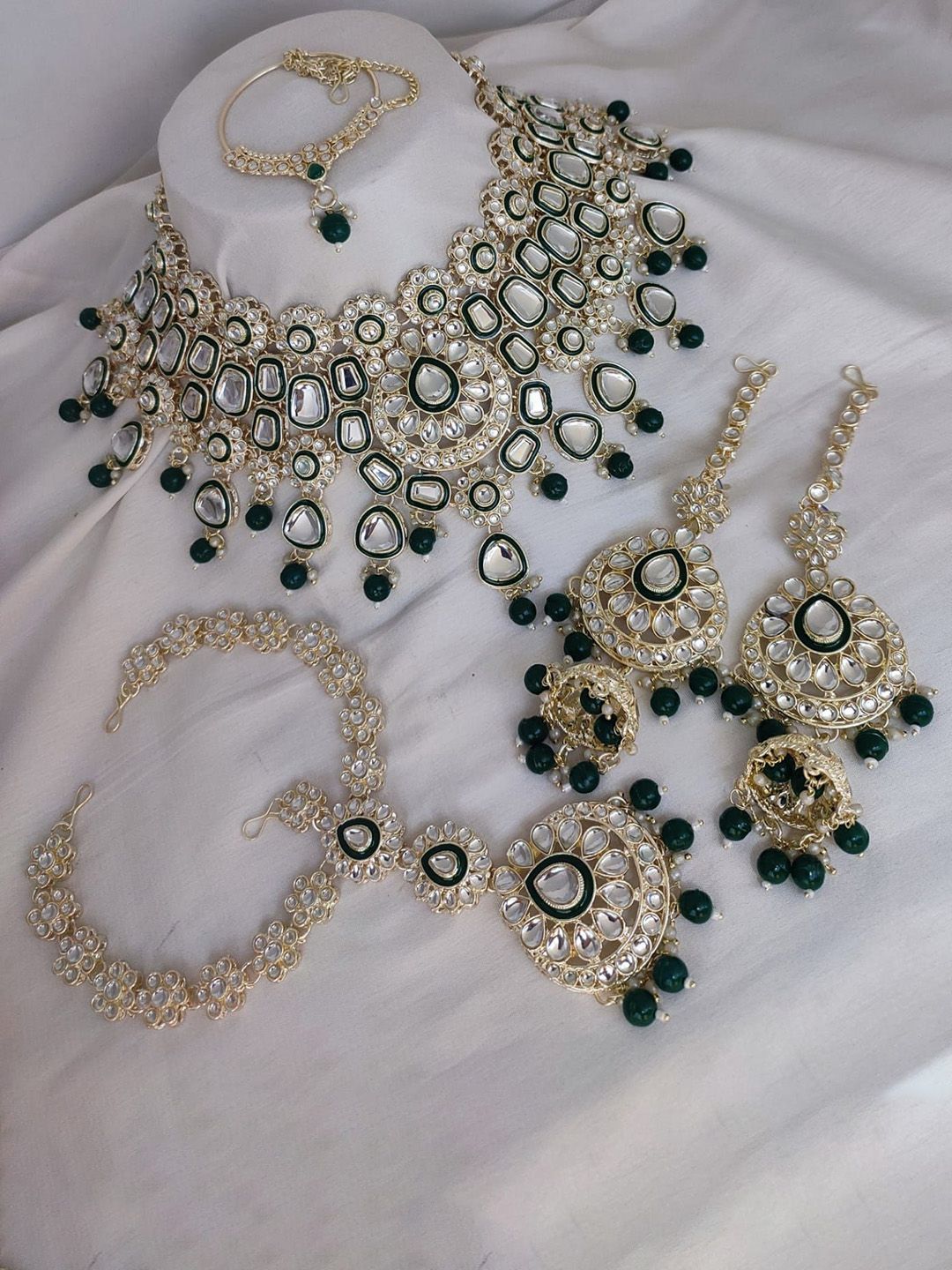 PADMAWATI BANGLES PVT LDT Gold-Plated Stone-Studded & Beaded Jewellery Set