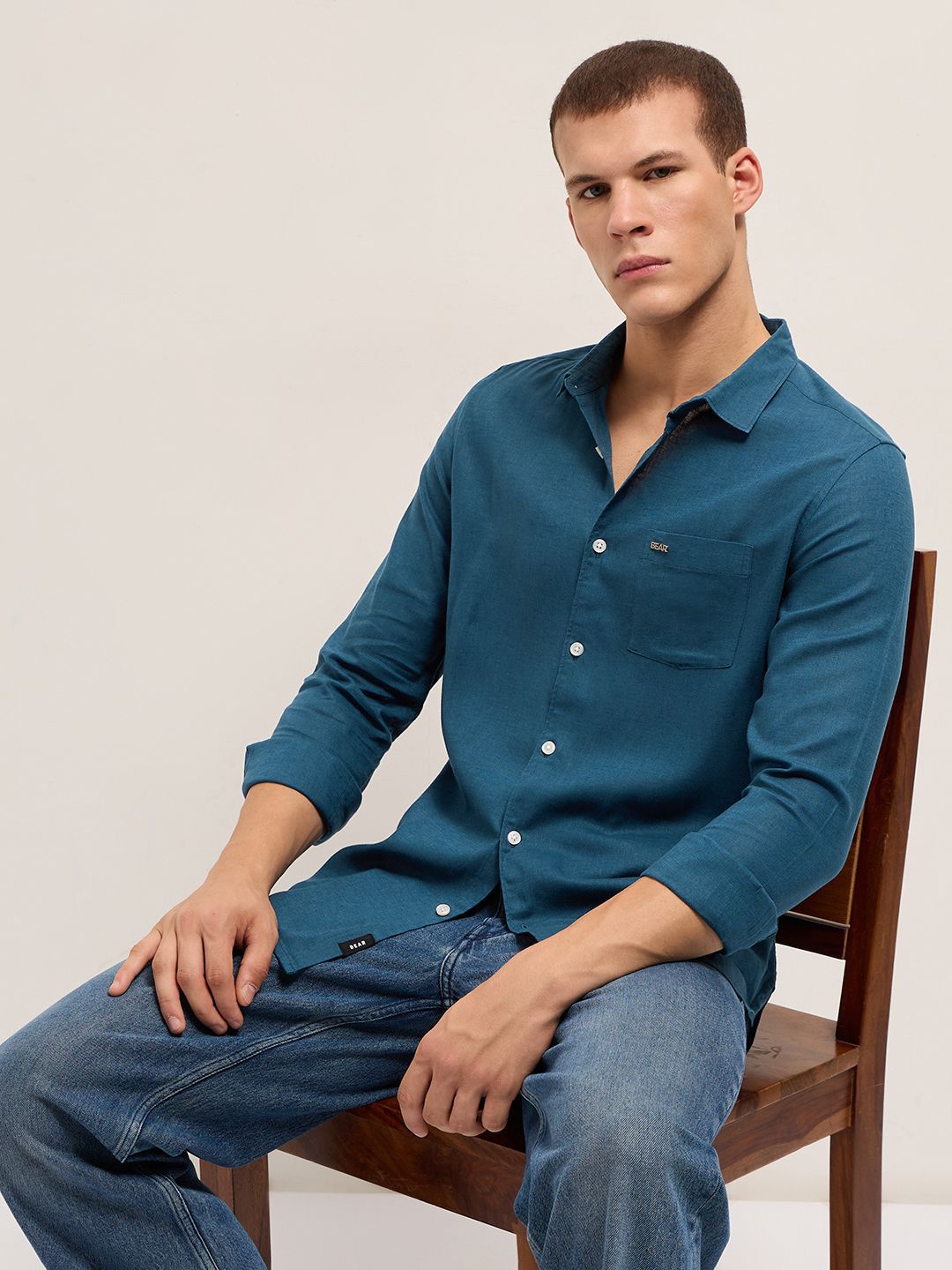THE BEAR HOUSE Spread Collar Slim Fit Casual Shirt