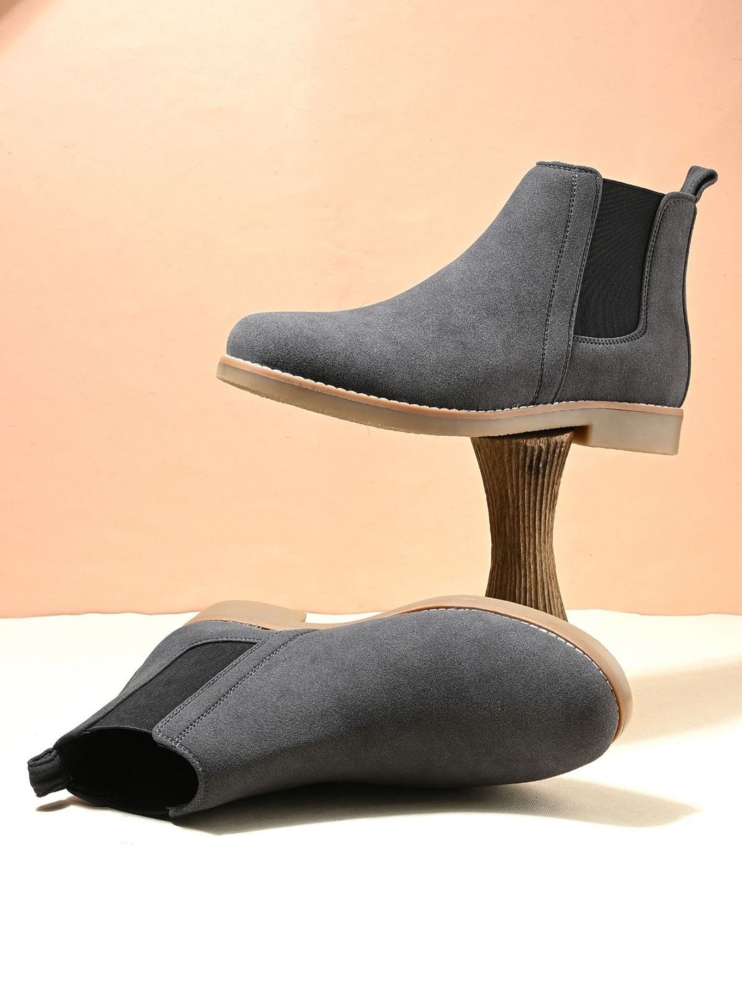 ARAMISH Men Textured Chelsea Boots