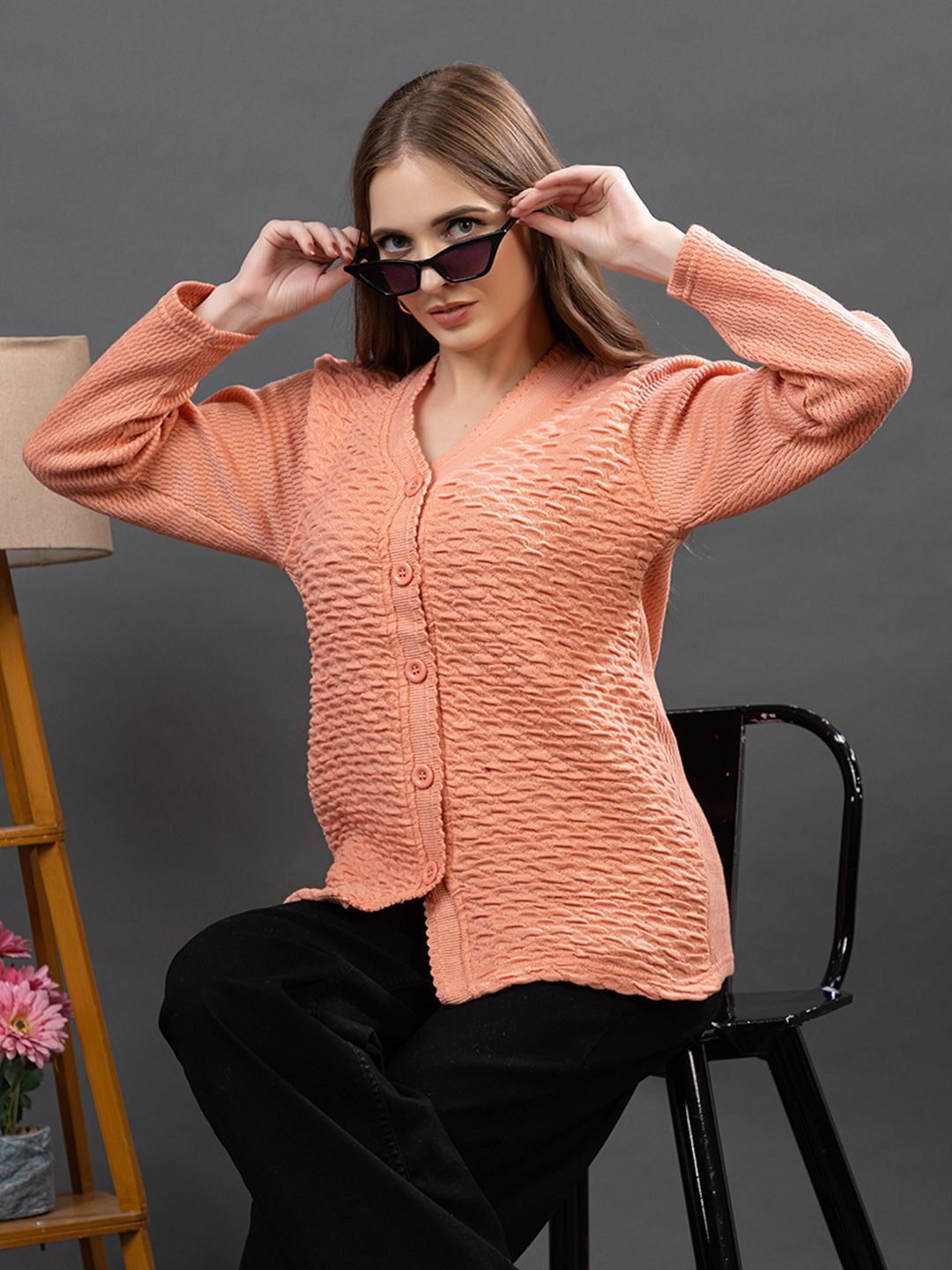 Dadu Dayal Women V-Neck Woollen Cardigan