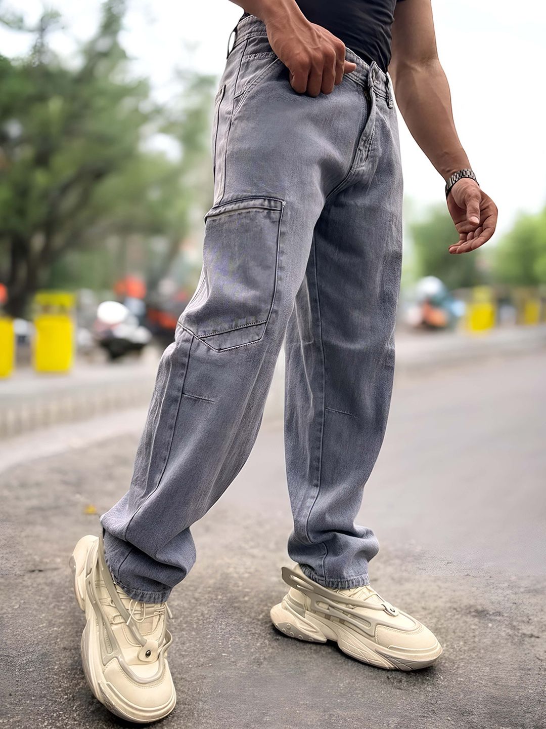 styzon Men Loose Relaxed Fit Mid-Rise Mildly Distressed Heavy Fade Jeans