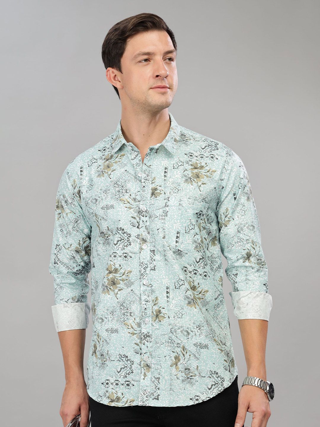 7TH LEGION Smart Fit Floral Printed Spread Collar Casual Shirt