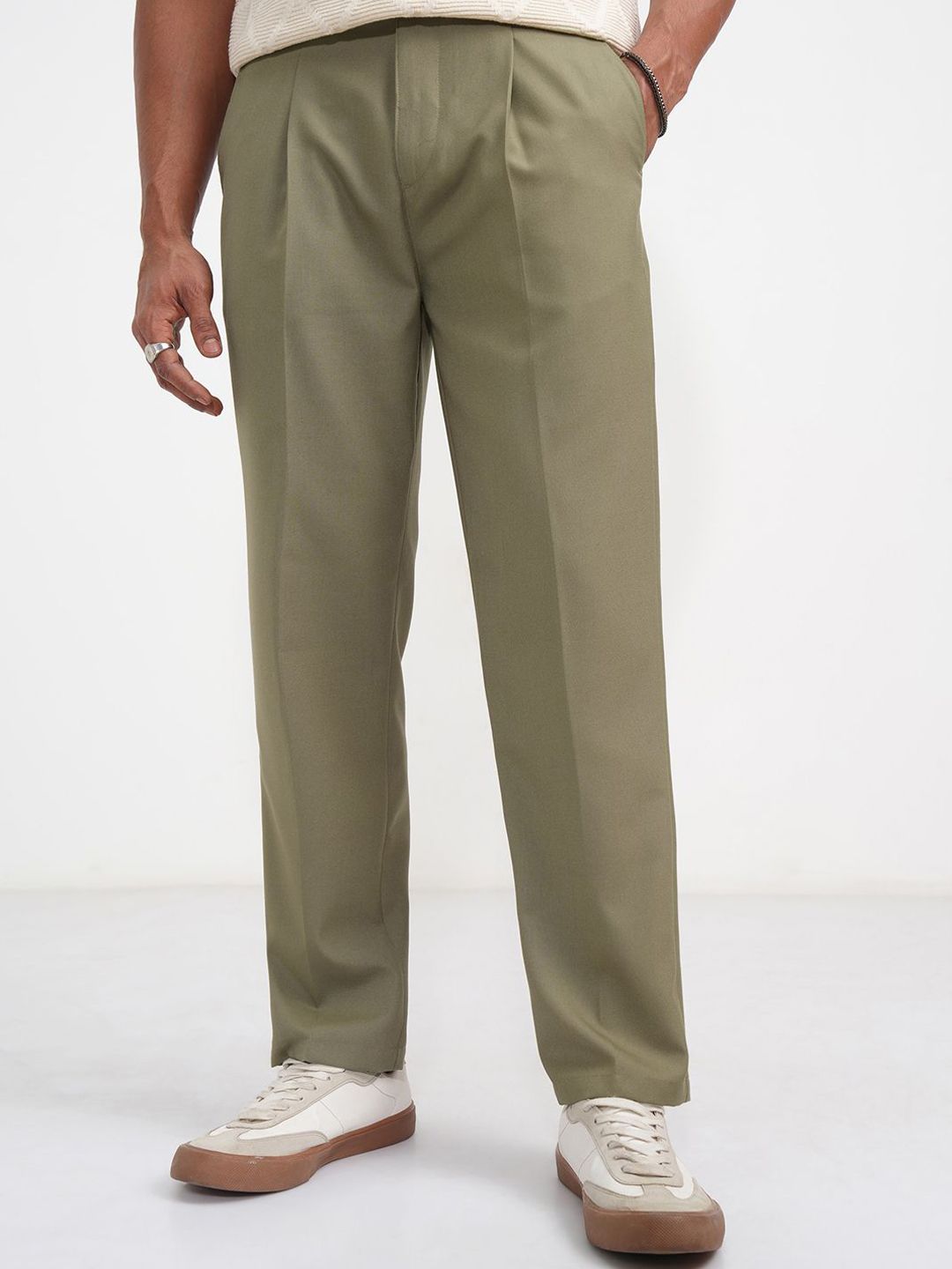 HIGHLANDER Men Regular Fit Mid-Rise Pleated Korean Pants