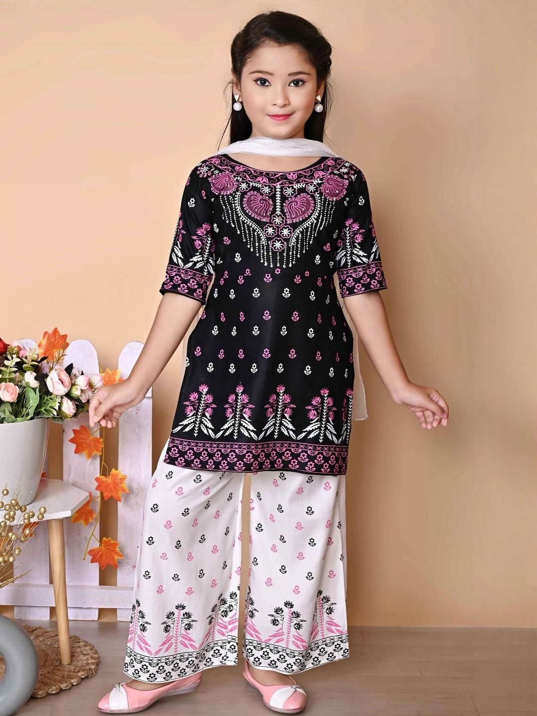 NFashion Girls Black Clothing Set