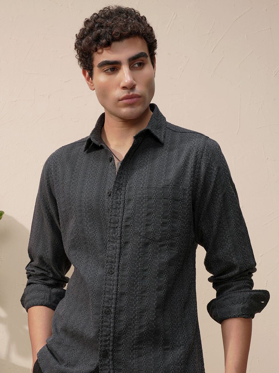 HIGHLANDER Textured Cutaway Collar Slim Fit Cotton Shirt