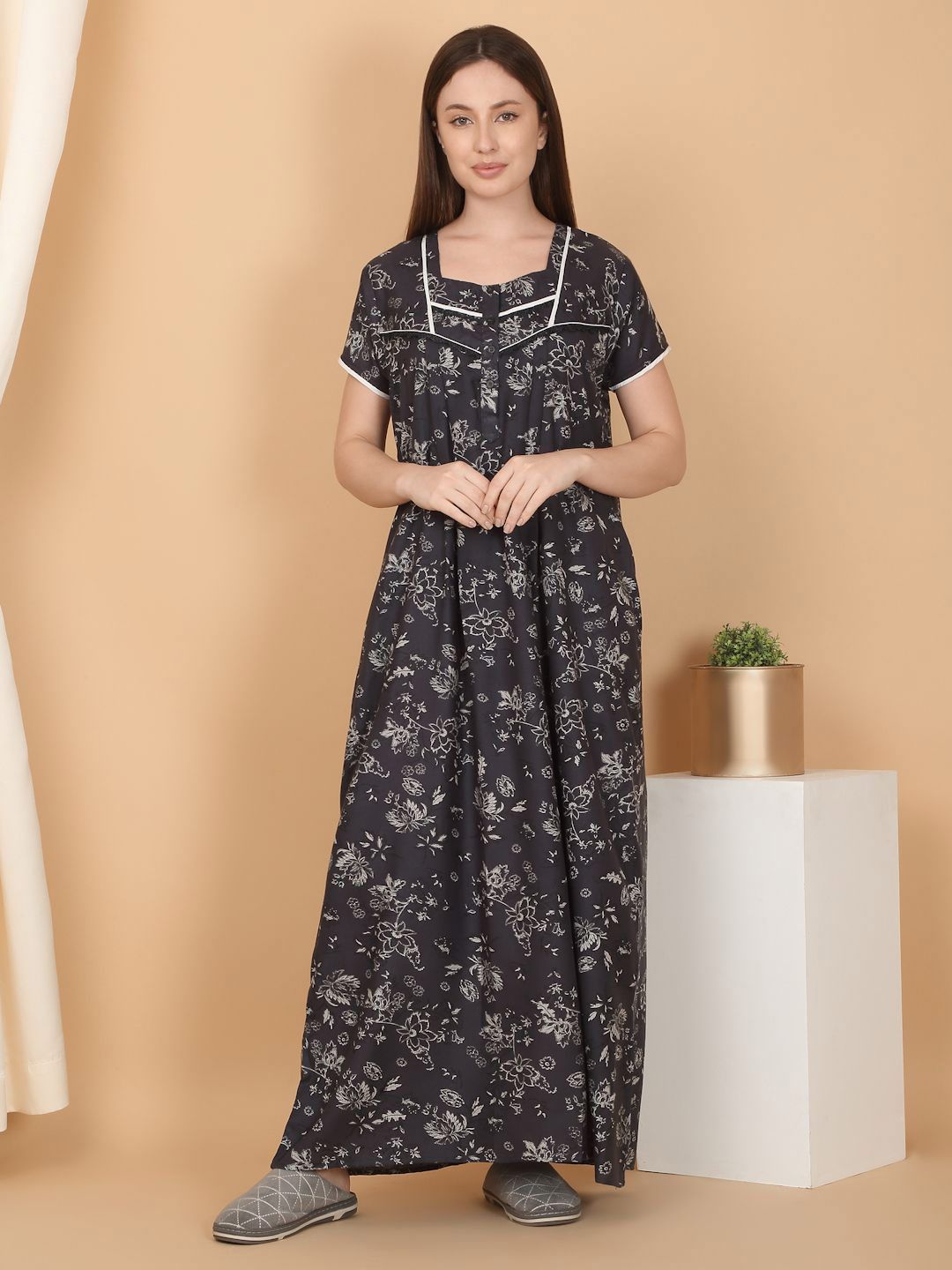 Sweet Dreams Women Printed Pure Cotton Maxi Nightdress