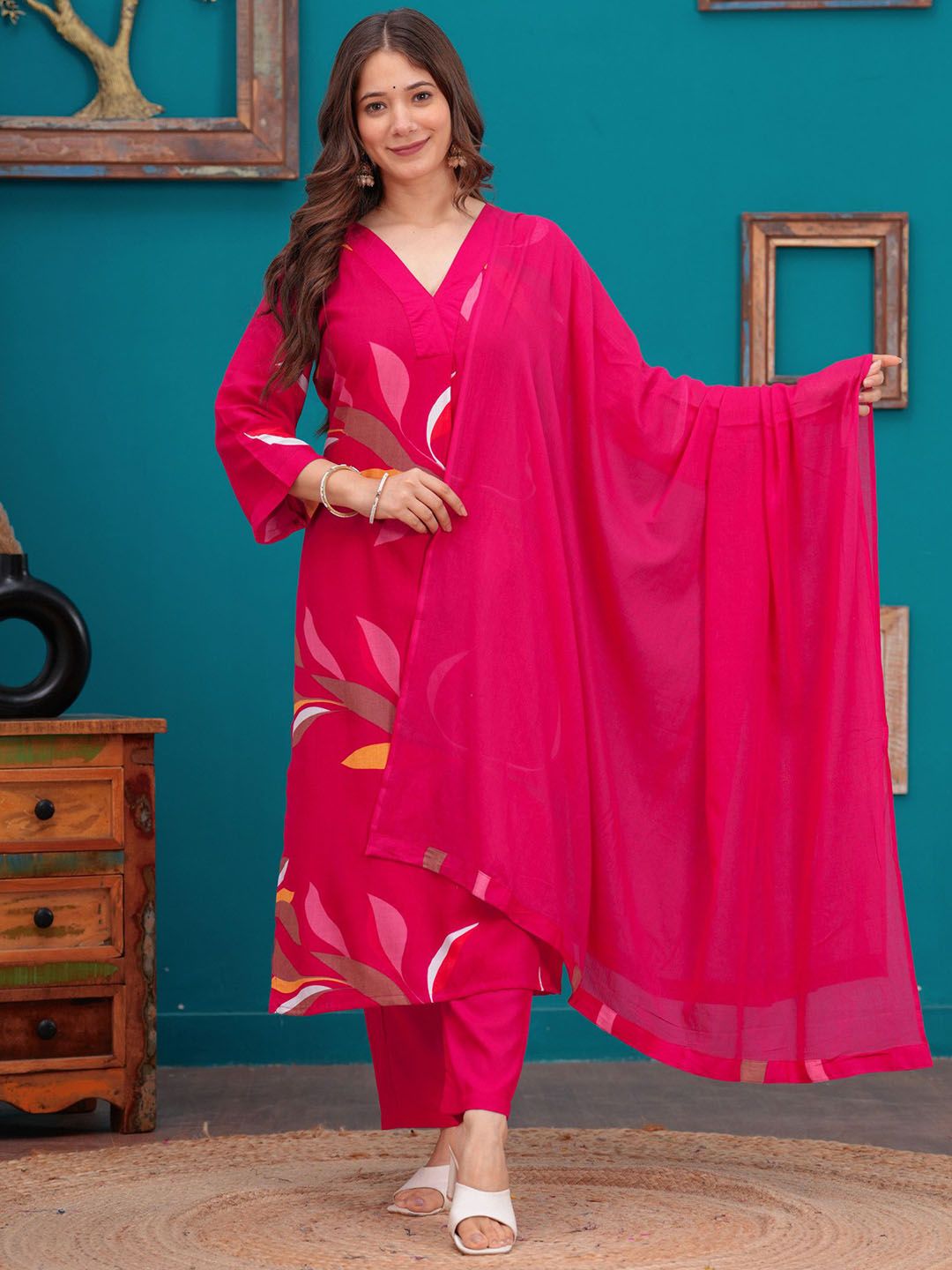 Piludi Floral Printed V-Neck Straight Kurta With Trousers And Dupatta