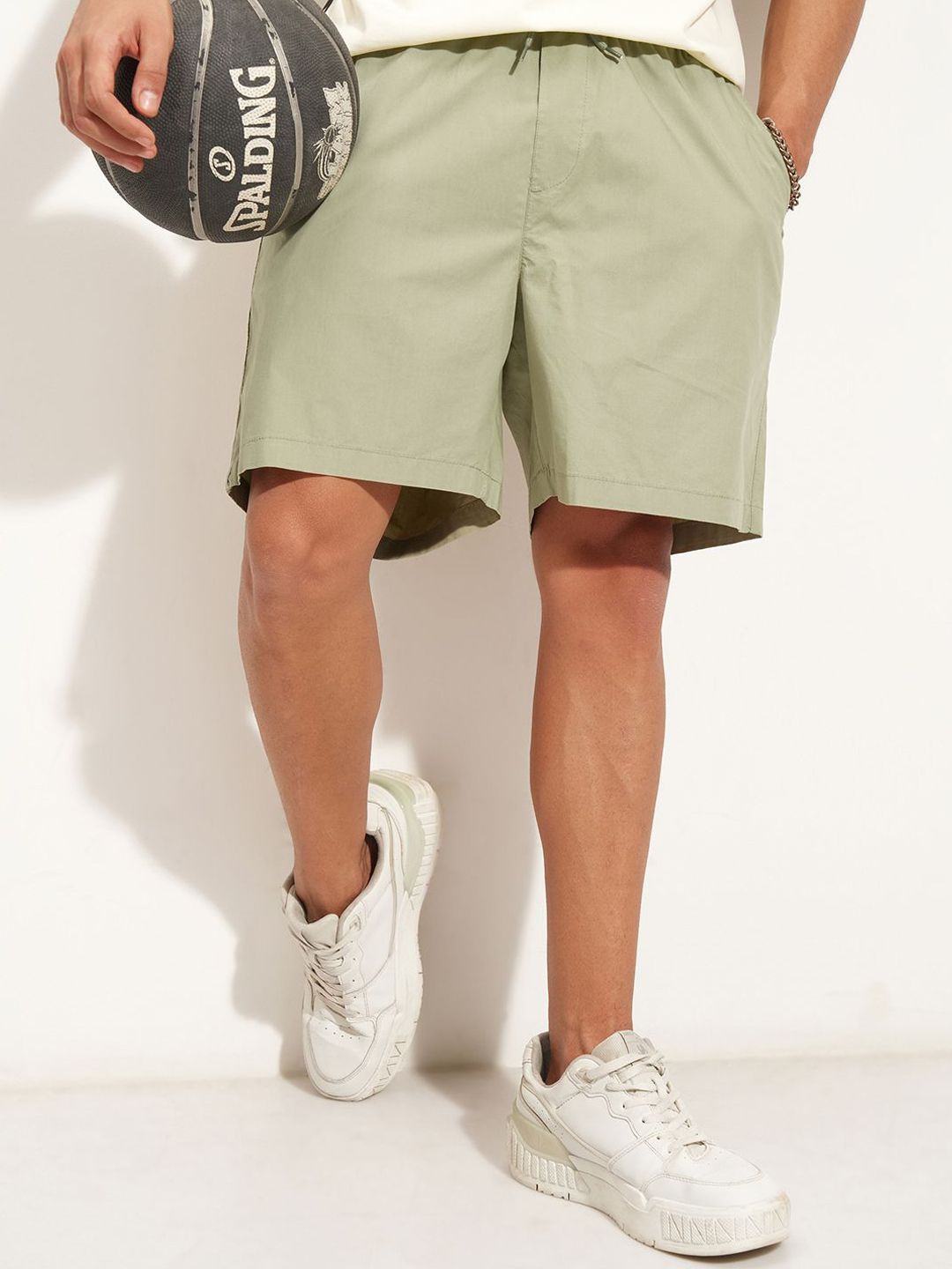 HIGHLANDER Men Mid Rise Loose Fit Regular Shorts