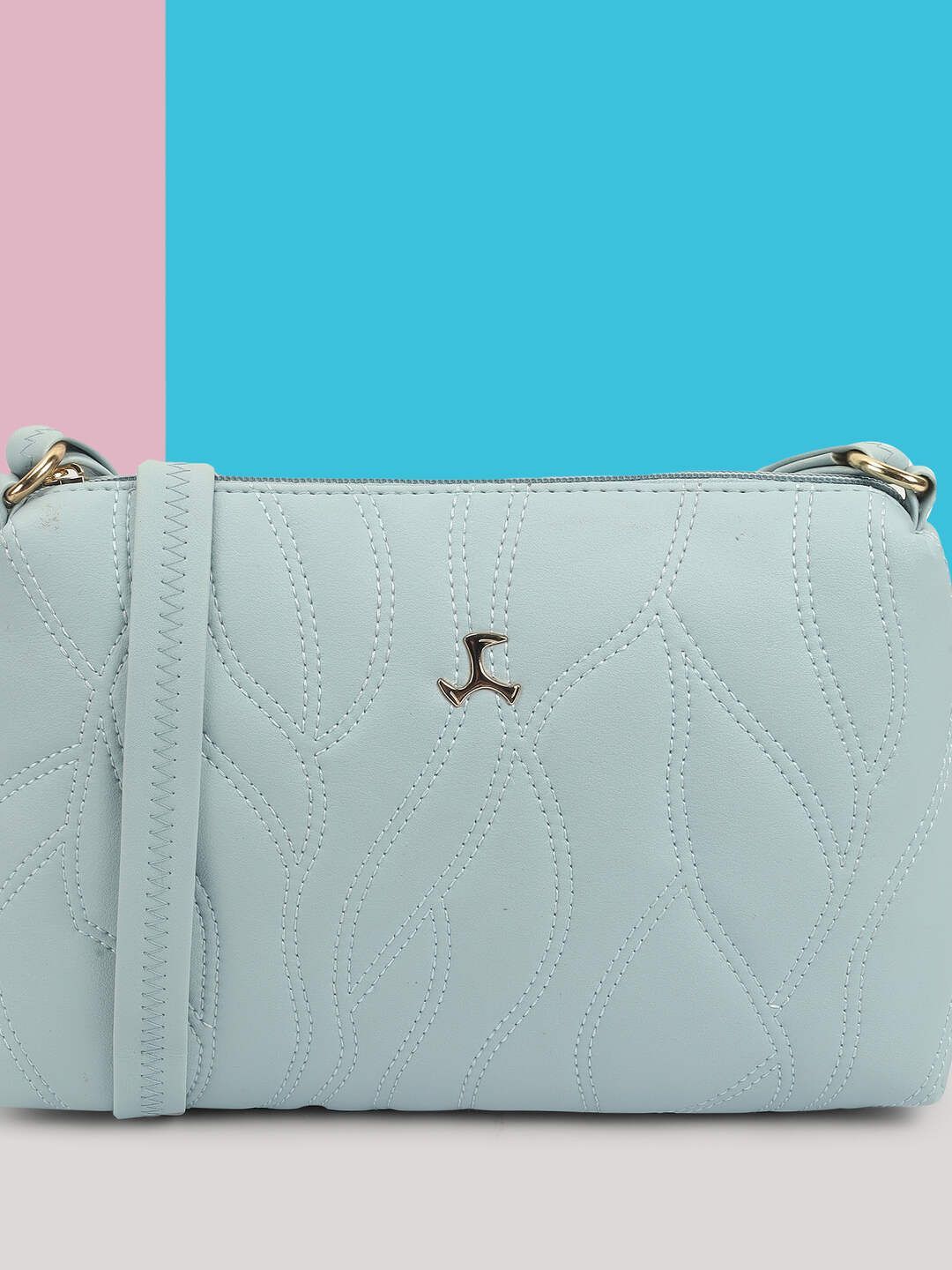 Mochi Textured Swagger Handheld Bag