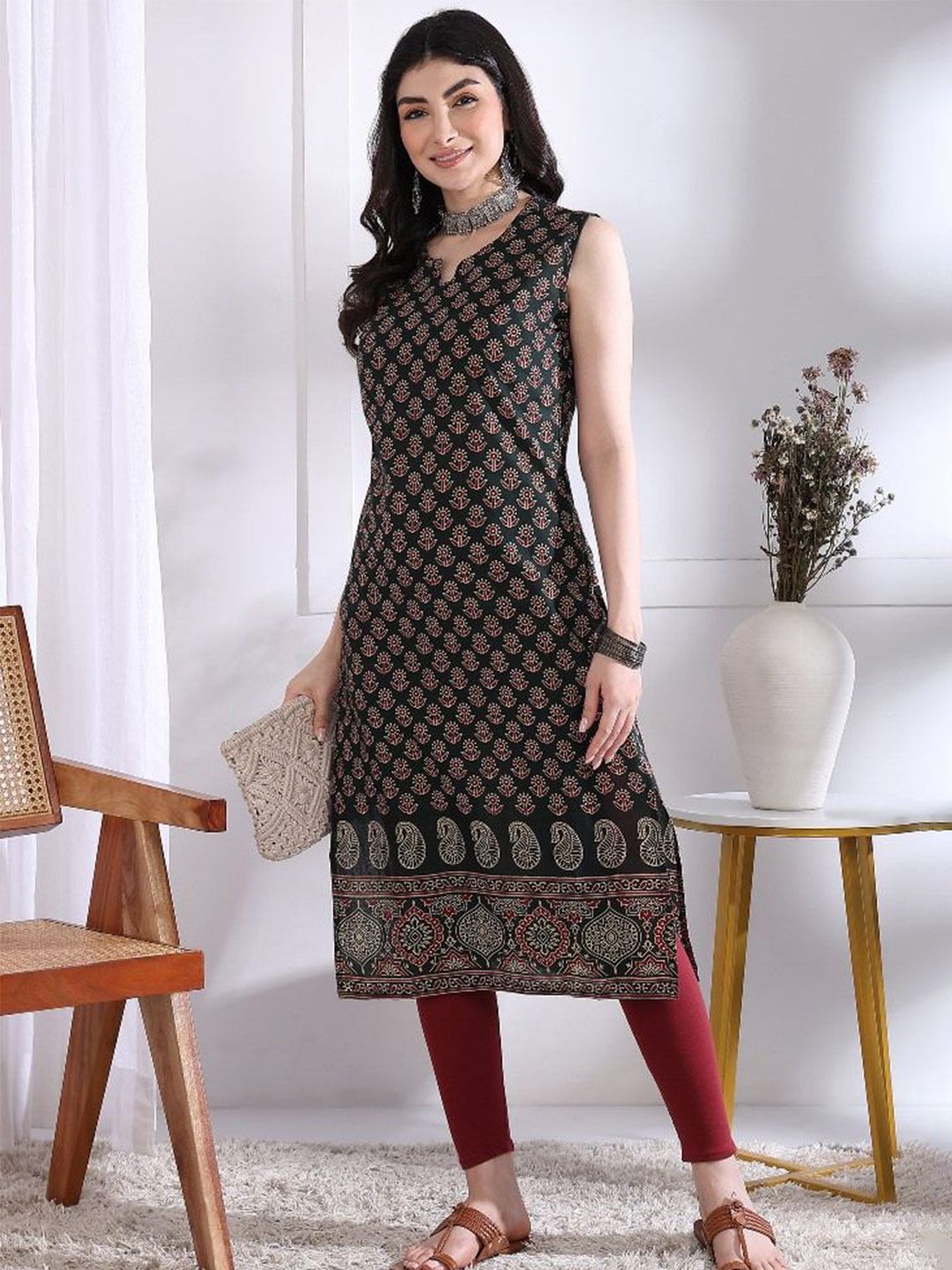 Vbuyz Women Floral Printed Festive Cotton Straight Kurta