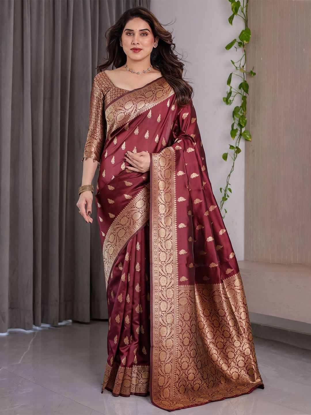 ALMAARI FASHION Women Woven Design Kanjeevaram Saree