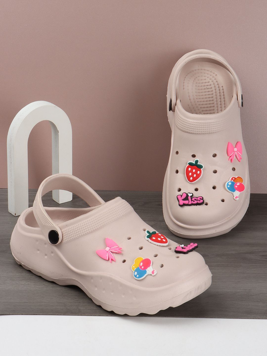 Alishtezia Women Embellished Casual Clogs