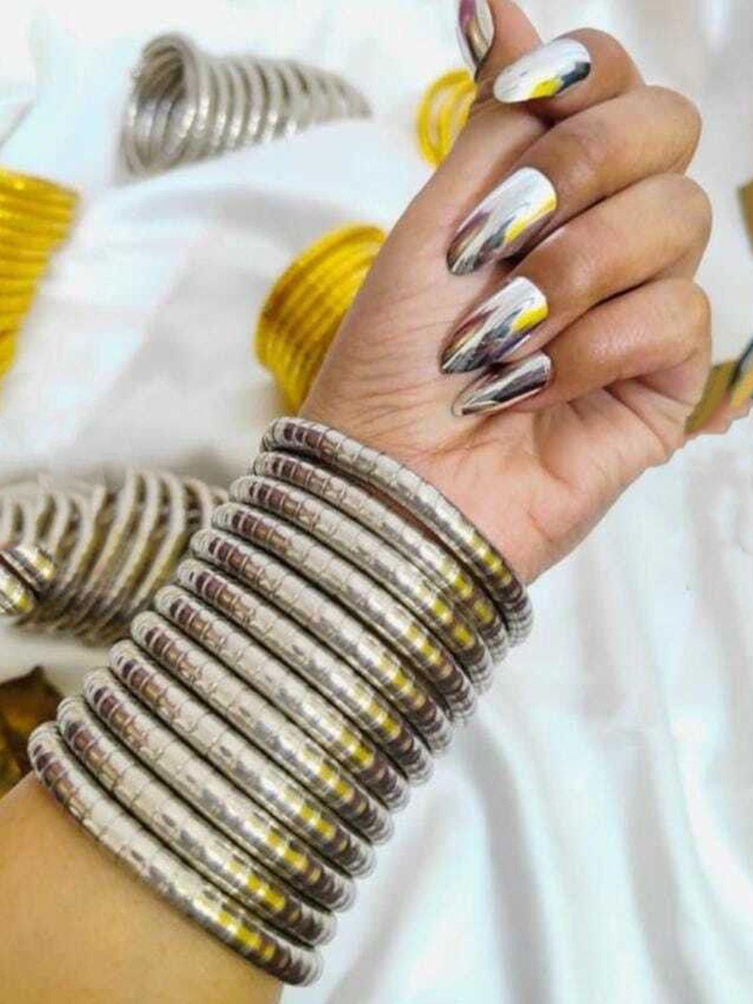 Samridhi DC Women Antique Bangle-Style Bracelet