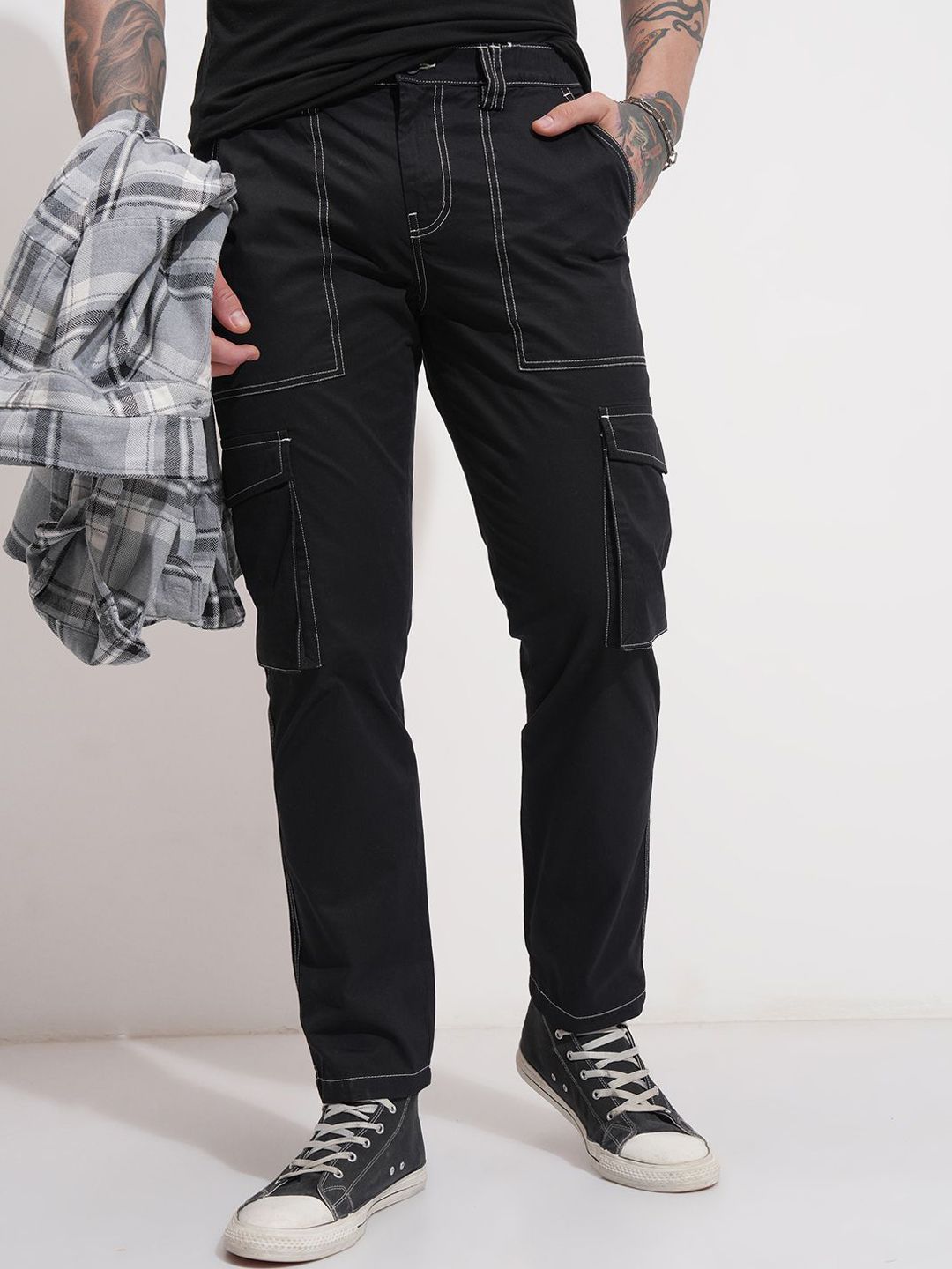 HIGHLANDER Men Straight Fit Cargos Trousers