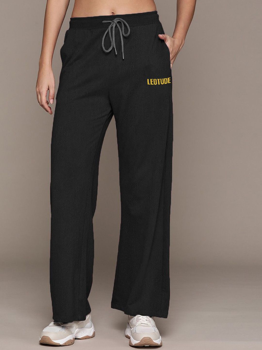 Leotude Women Textured Mid-Rise Relaxed-Fit Baggy Trackpants