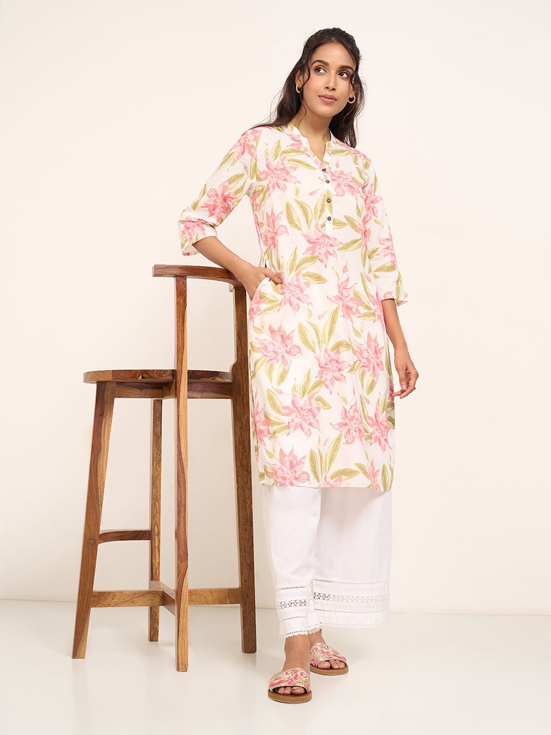 RANGMANCH BY PANTALOONS Floral Printed Mandarin Collar Pure Cotton Straight Kurta