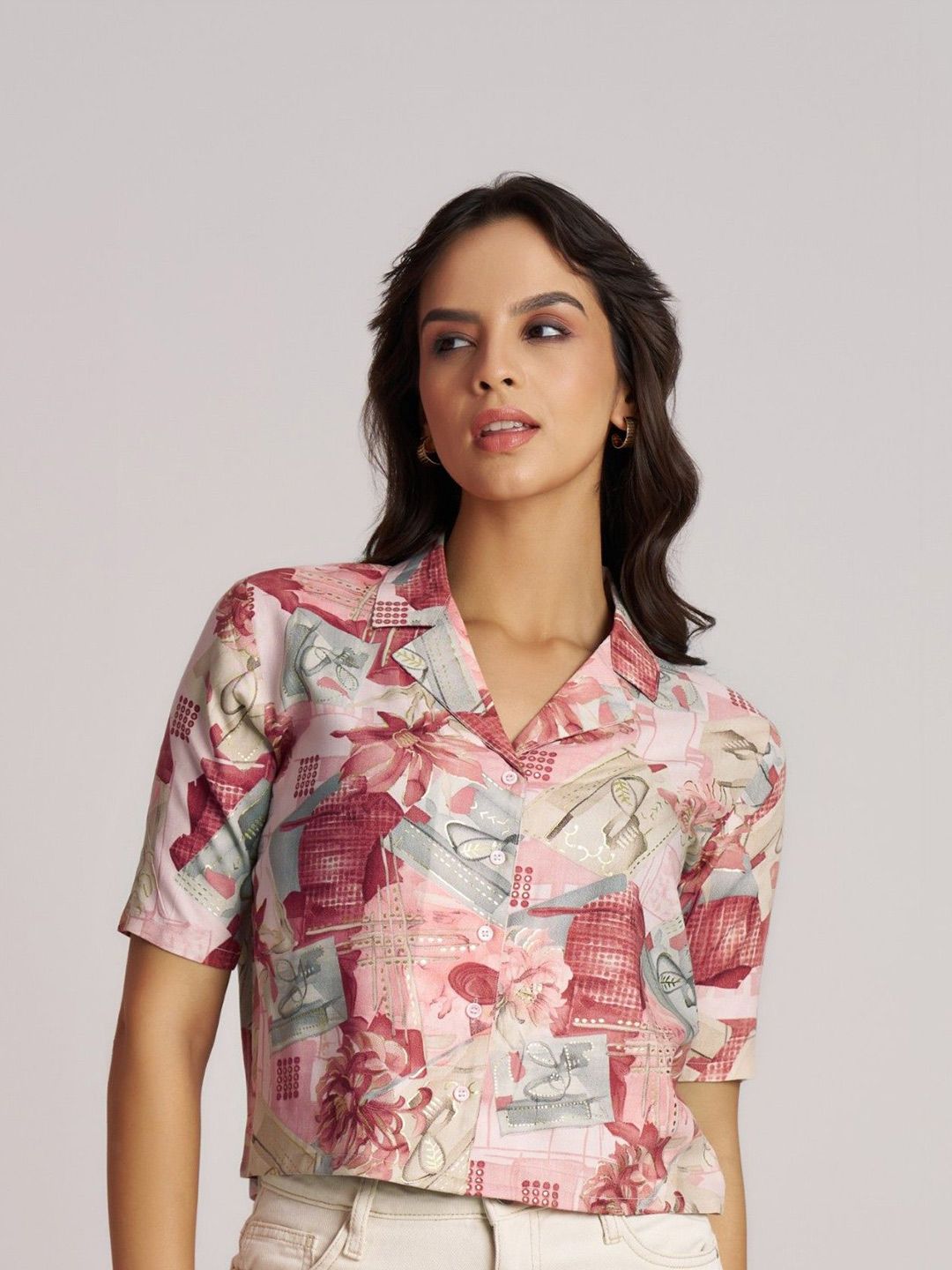 BerryBird Women Abstract Print Lapel collar Shirt Style Cotton Top