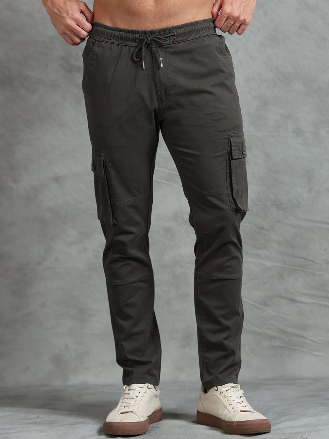 MIRAAN Men Regular-fit Cargos Trousers