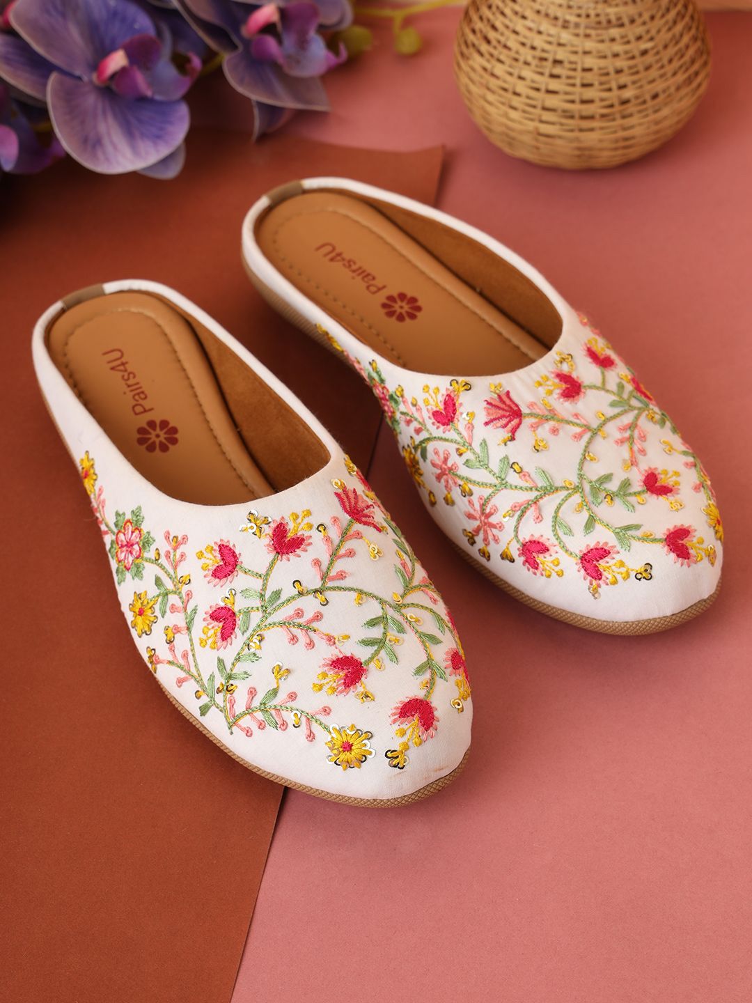 Pairs4U Women Embellished Embroidered Round Toe Ethnic Mojaris Flats