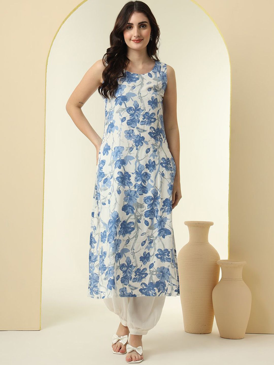 NYPA Floral Printed Round Neck Sleeveless Straight Kurta