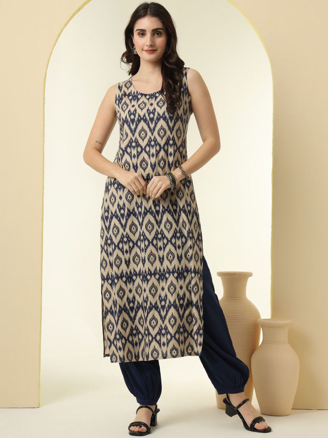 NYPA Ethnic Motifs Printed Round Neck Sleeveless Straight Kurta