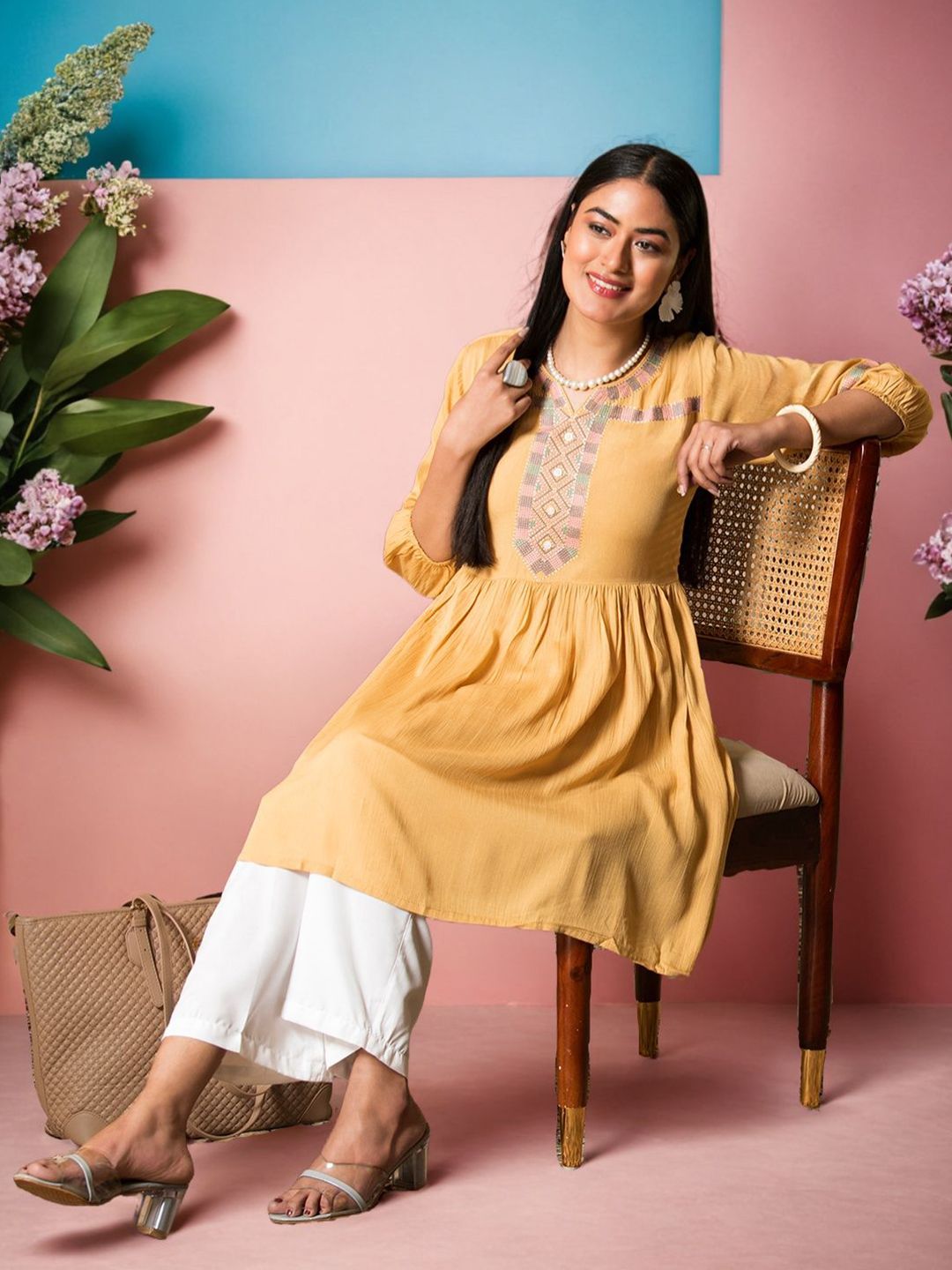 SAHASIKA Women Ethnic Motifs Embroidered V-Neck Kurti