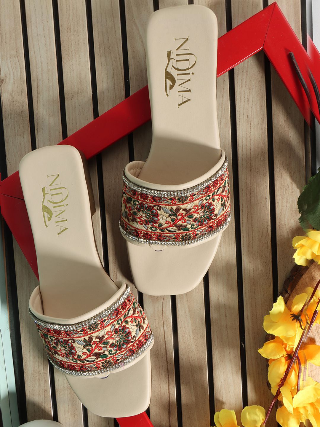Nidima Women Embellished Ethnic Open Toe Flats