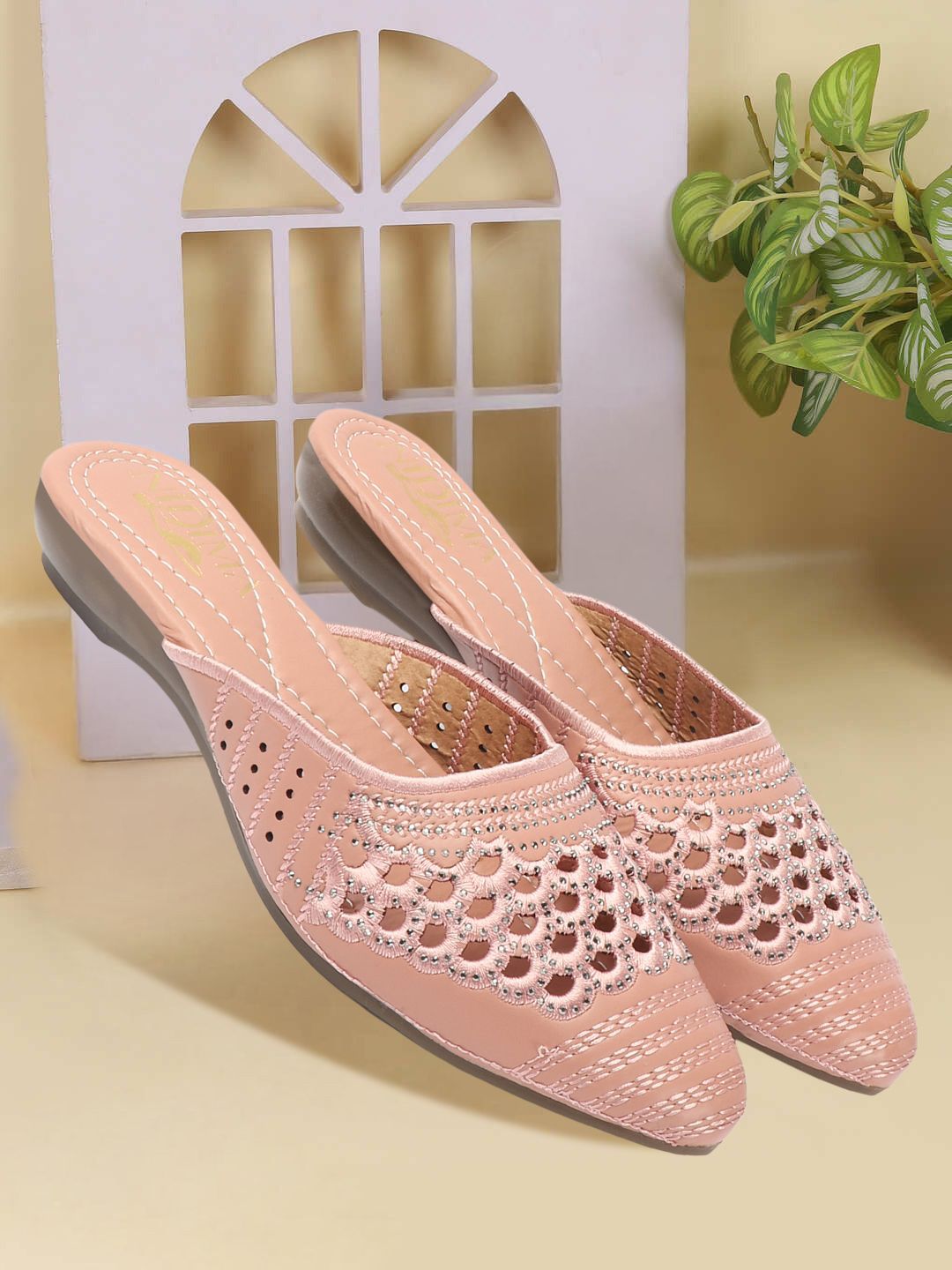Nidima Women Embellished Ethnic Mules Flats