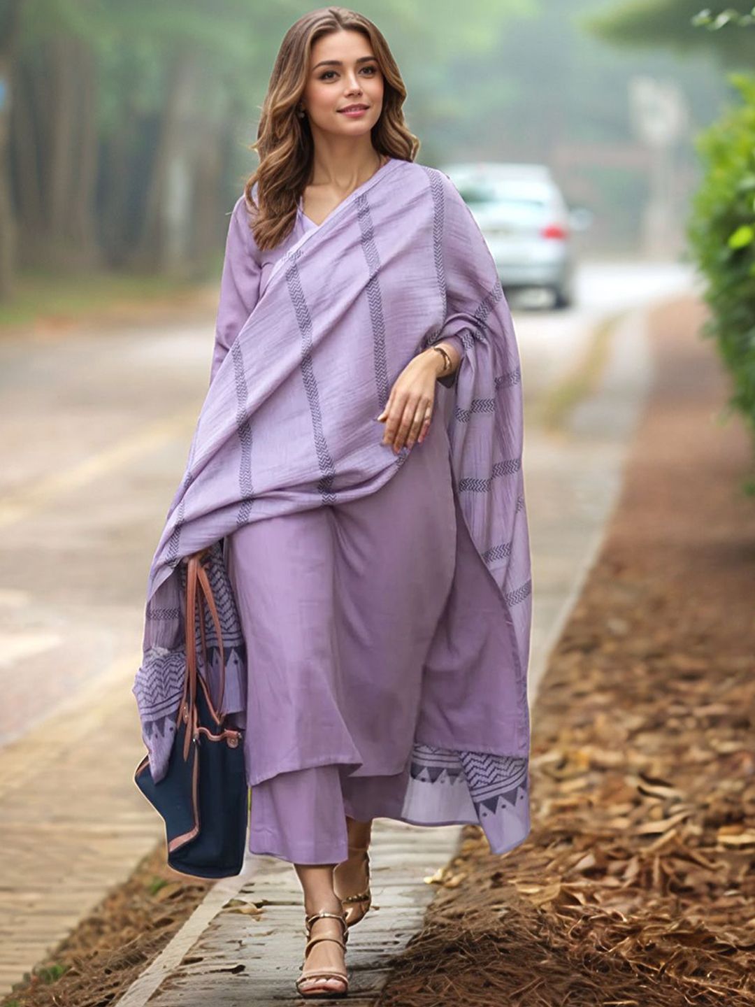 GoSriKi Women Regular Kurta with Trousers & With Dupatta