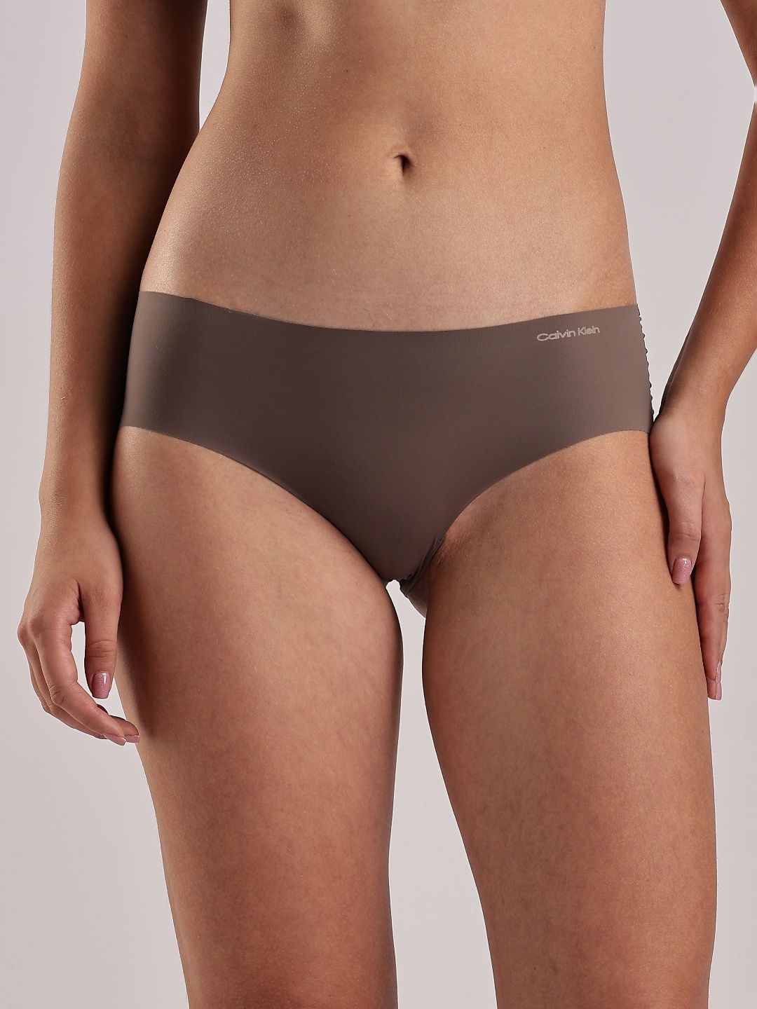 Calvin Klein Underwear Mid-Rise Hipster Briefs - D3429297