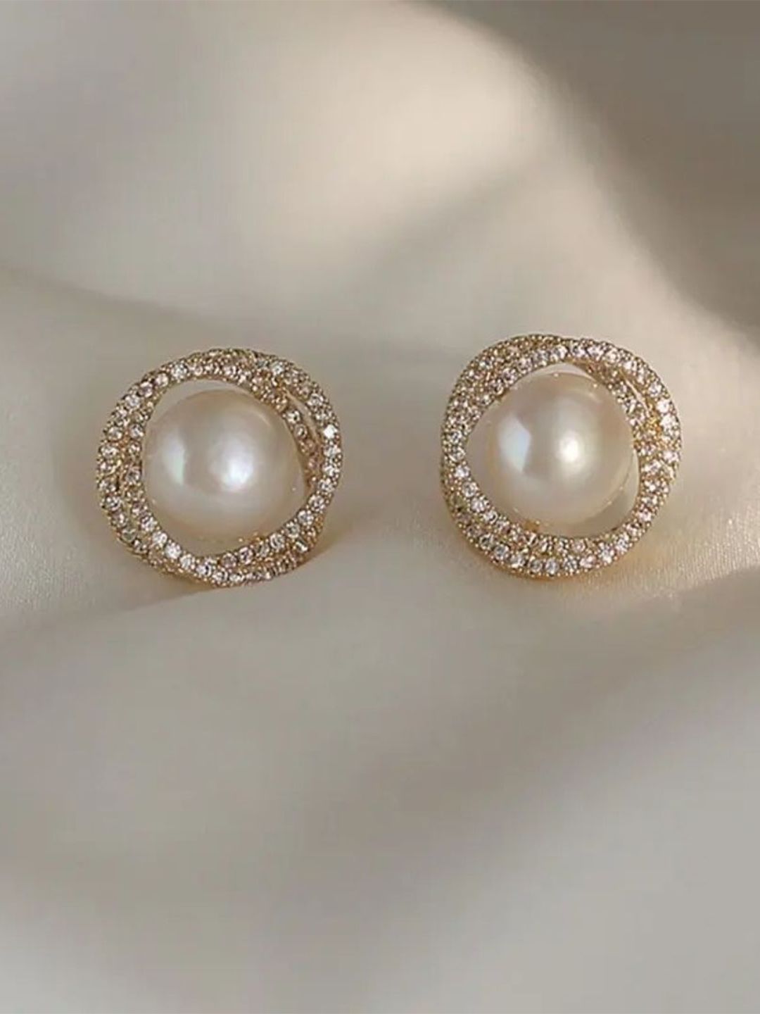 Estailo fashion Cubic Zirconia Studded Circular Shaped Studs