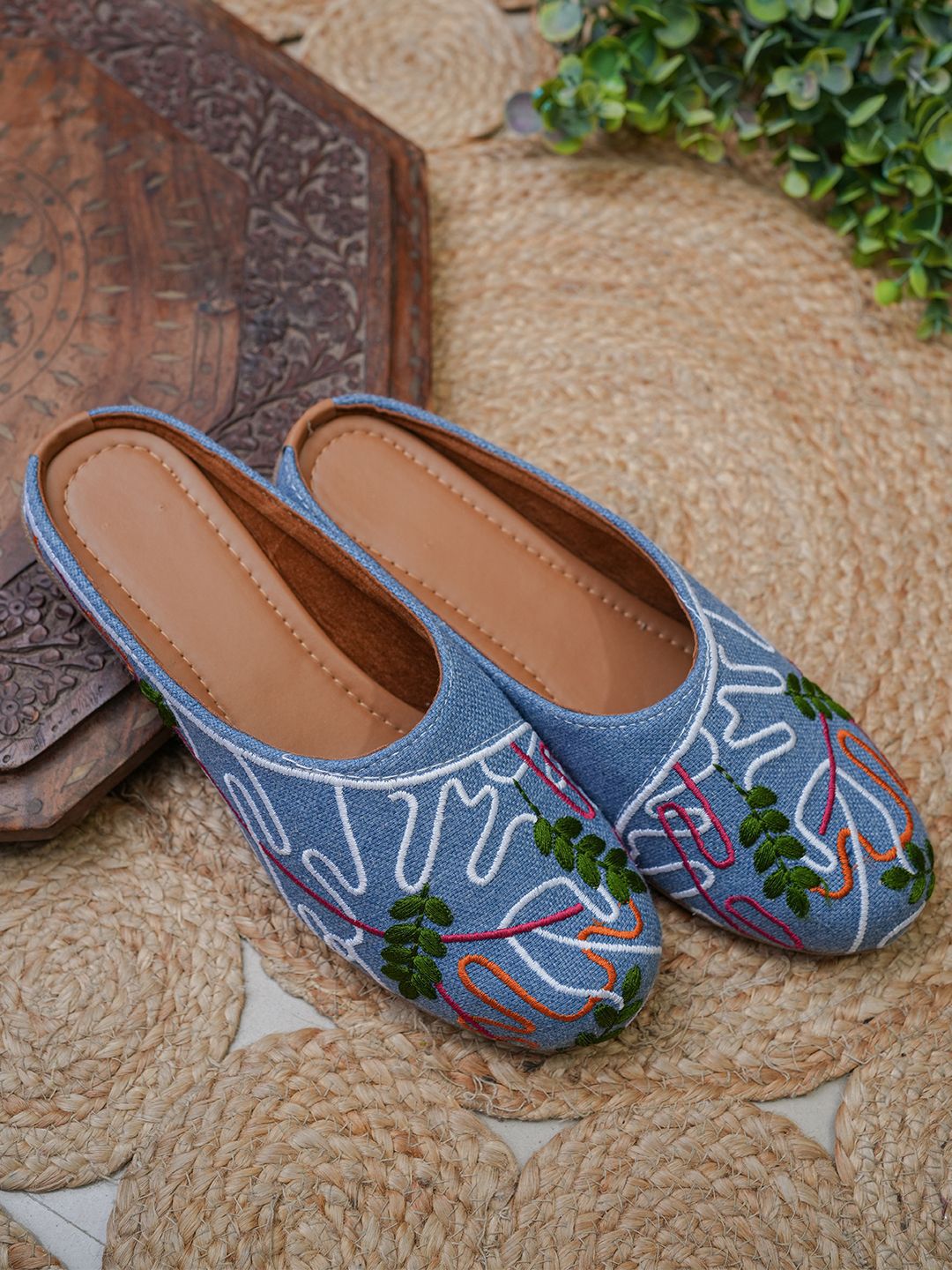 NYTY20 Women Mules with Embroidered Flats