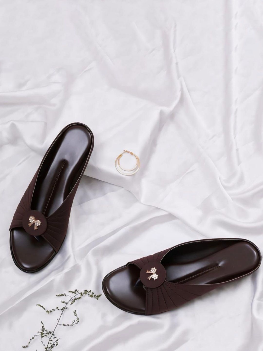 HUNYZA FOOTWEAR Women Open Toe Flats