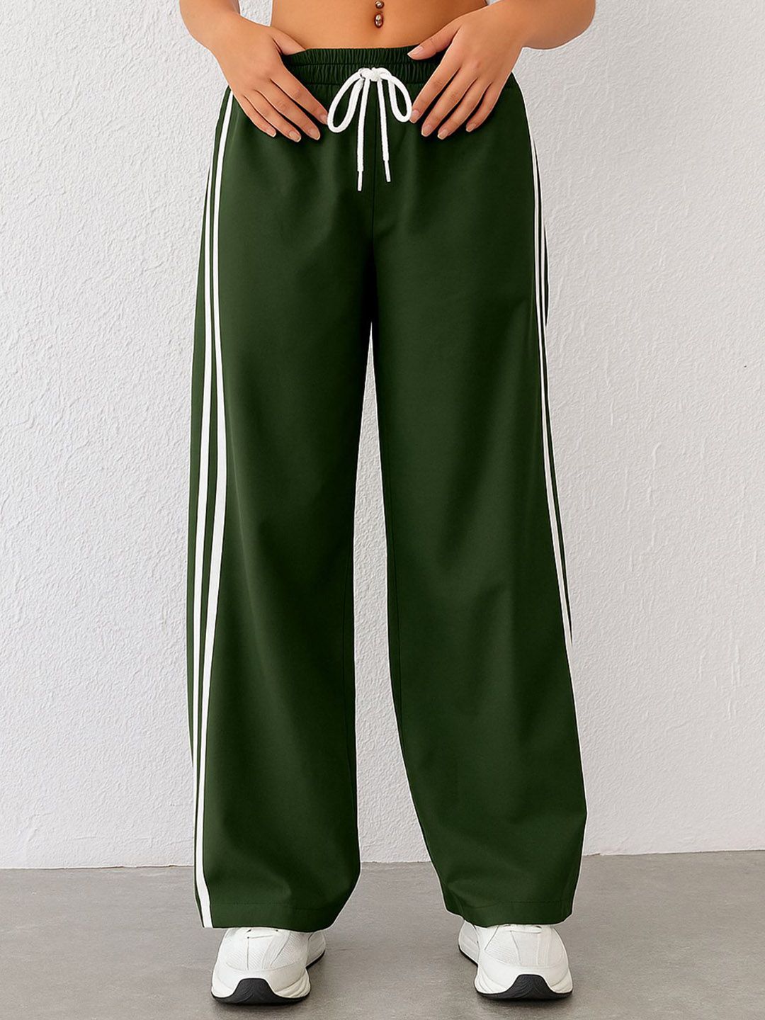 SAKHWALA Women Loose Fit Wide Leg Track Pant
