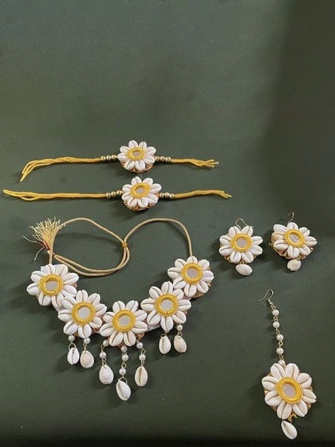 Sangria Stones Studded & Beaded Jewellery Set