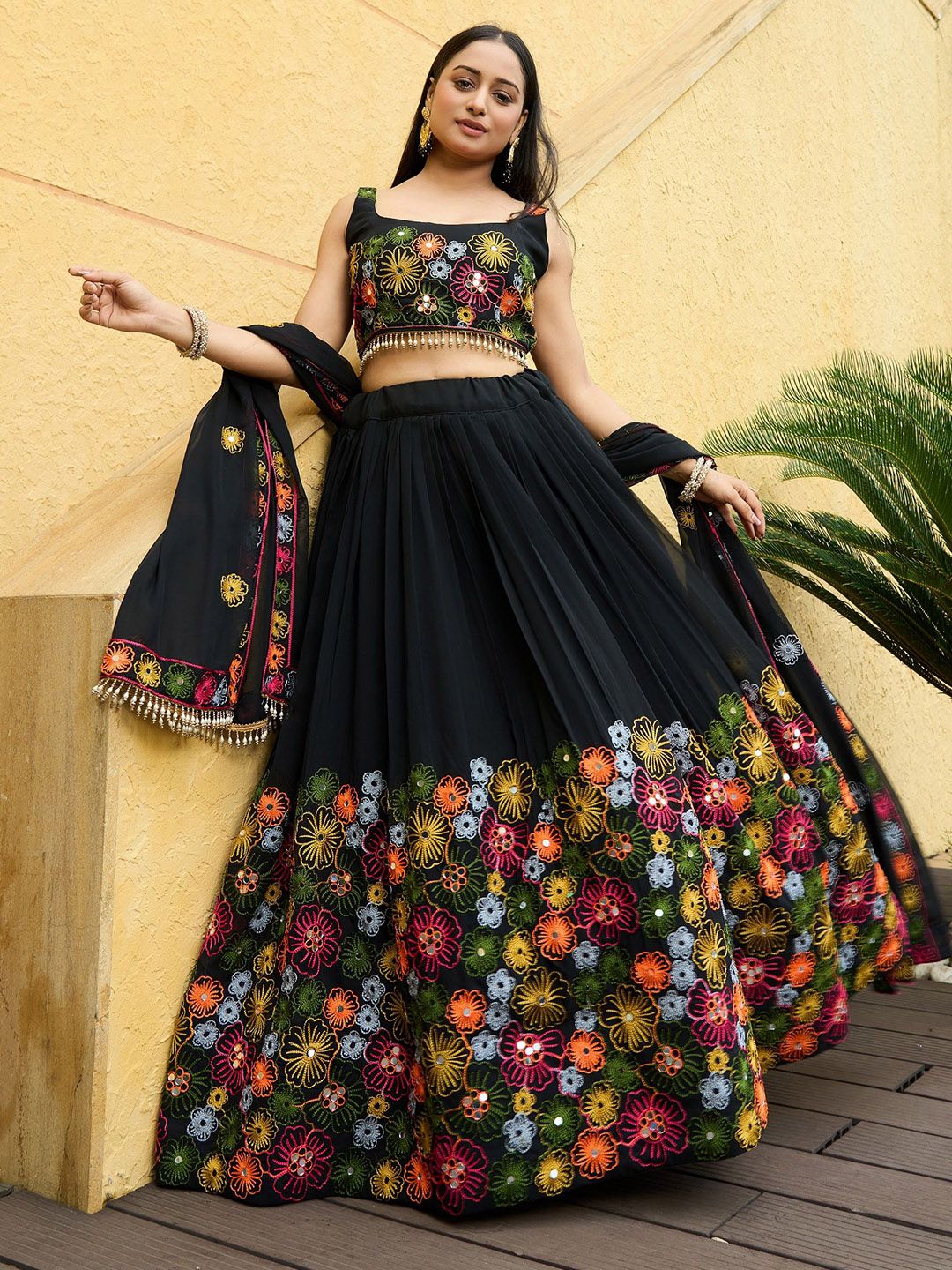 Warthy Ent Embroidered Thread Work Semi-Stitched Lehenga & Unstitched Blouse With Dupatta