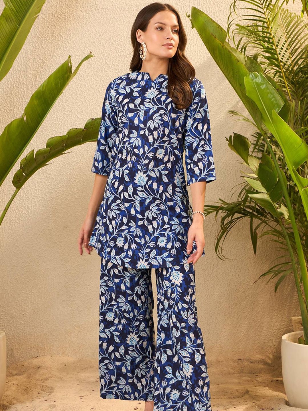 IMANA Floral Printed V-Neck Top With Palazzos Co-Ords